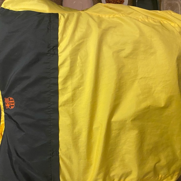 Medium - Picture 8 of 8